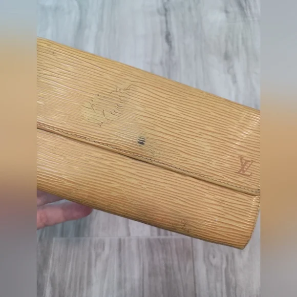 LOUIS VUITTON Yellow Epi Leather Bi Fold Long Wallet Purse - Picture 3 of 15